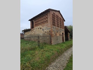 Casale in Vendita a Castelfranco di Sotto, zona Orentano, 68'000&euro;, 134 m²