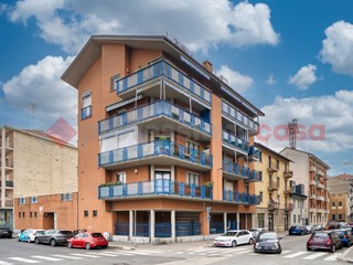 Bilocale in Vendita a Torino, 127'000&euro;, 59 m², con Box