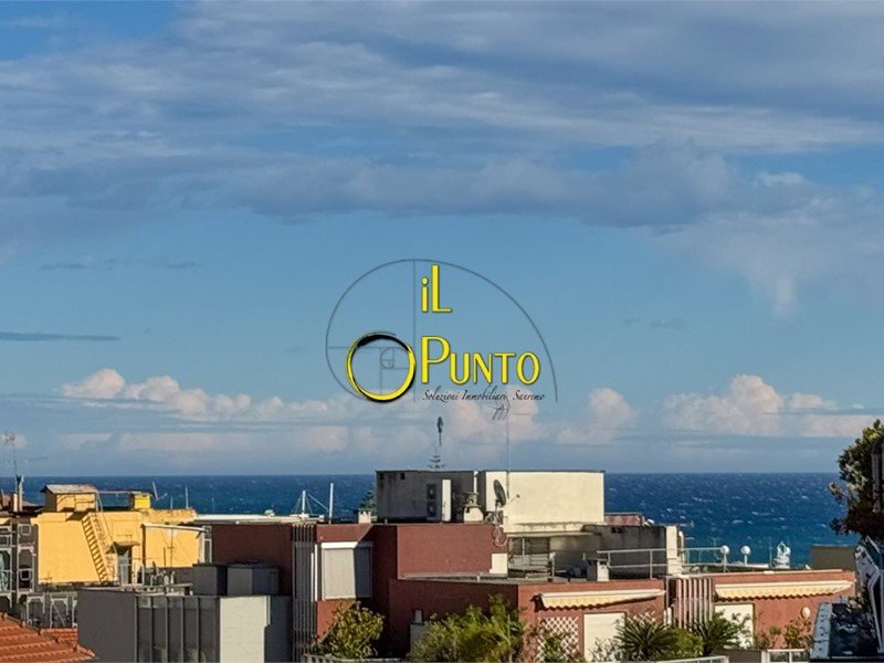 Attico in Vendita a Sanremo, 380'000&euro;, 156 m²