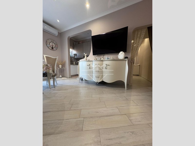 Trilocale in Vendita a Carrara, zona Avenza, 165'000&euro;, 80 m²