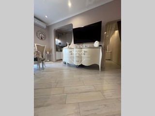 Trilocale in Vendita a Carrara, zona Avenza, 165'000&euro;, 80 m²