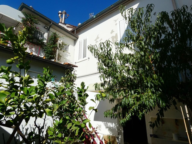 Casa Indipendente in Vendita a Pontedera, 228'000&euro;, 210 m², con Box