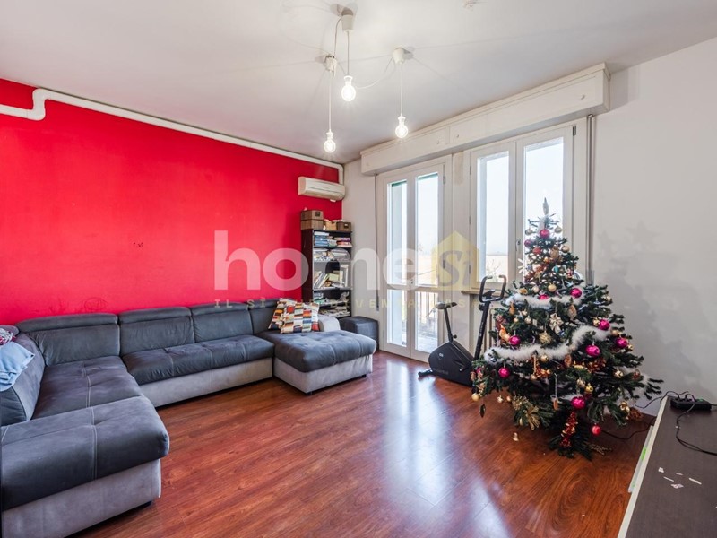 Quadrilocale in Vendita a Reggio Emilia, zona Pieve Modolena, 155'000&euro;, 92 m², con Box