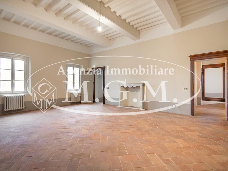 Appartamento in Vendita a Castelfranco di Sotto, zona Orentano, 280'000&euro;, 185 m²