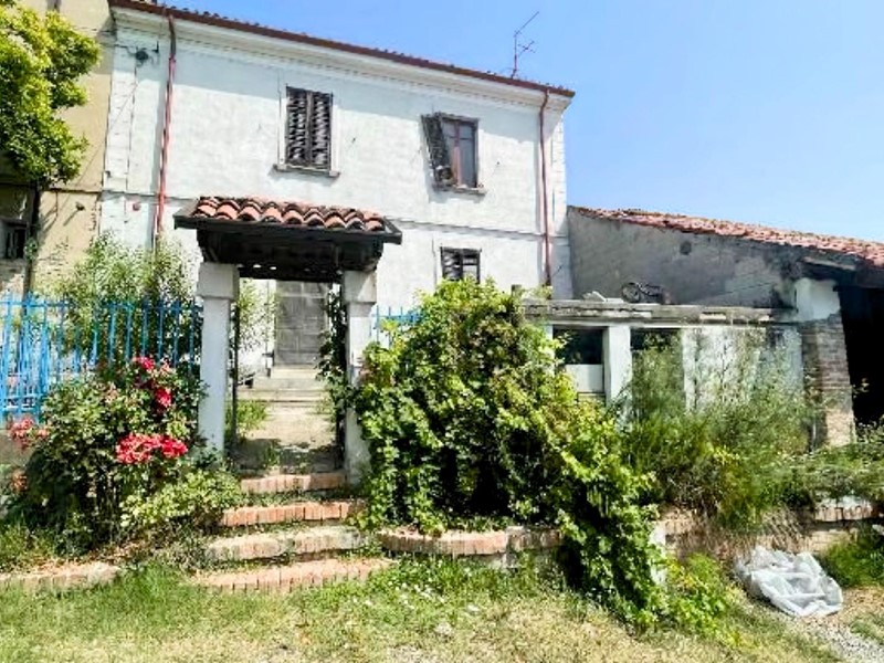 Appartamento in Vendita a Robecco Pavese, 19'617&euro;, 273 m², con Box