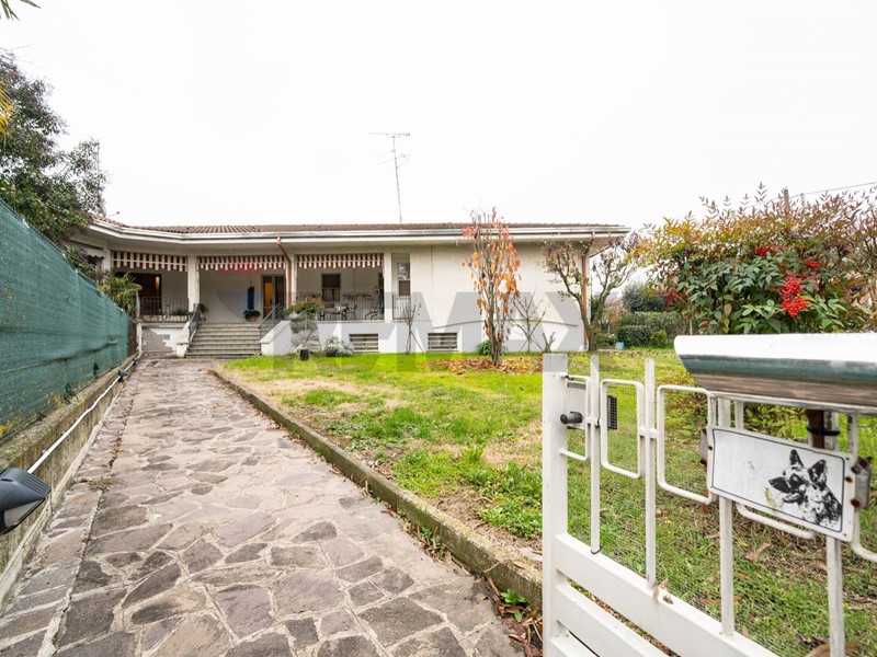 Casa Semi Indipendente in Vendita a Suzzara, 262'000&euro;, 260 m²