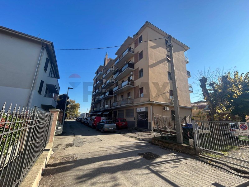 Immobile commerciale in Vendita a Parma, 65'000&euro;, 42 m²