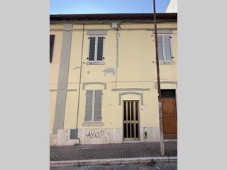 Trilocale in Vendita a Ascoli Piceno, 68'000&euro;, 73 m²
