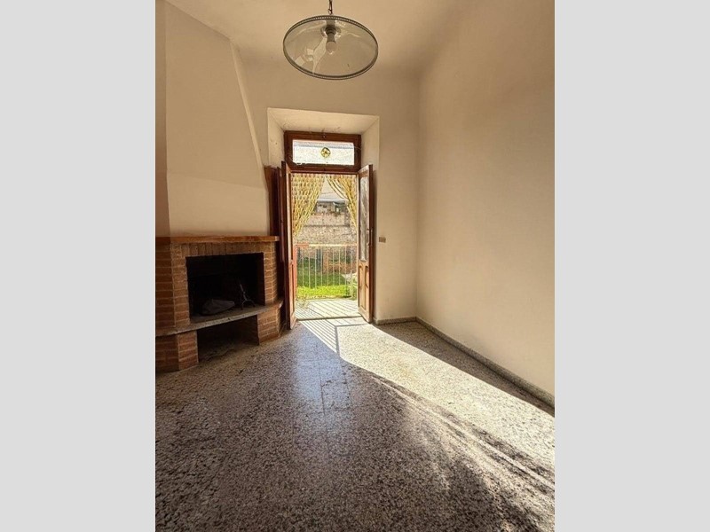 Trilocale in Vendita a Ascoli Piceno, 68'000&euro;, 73 m²