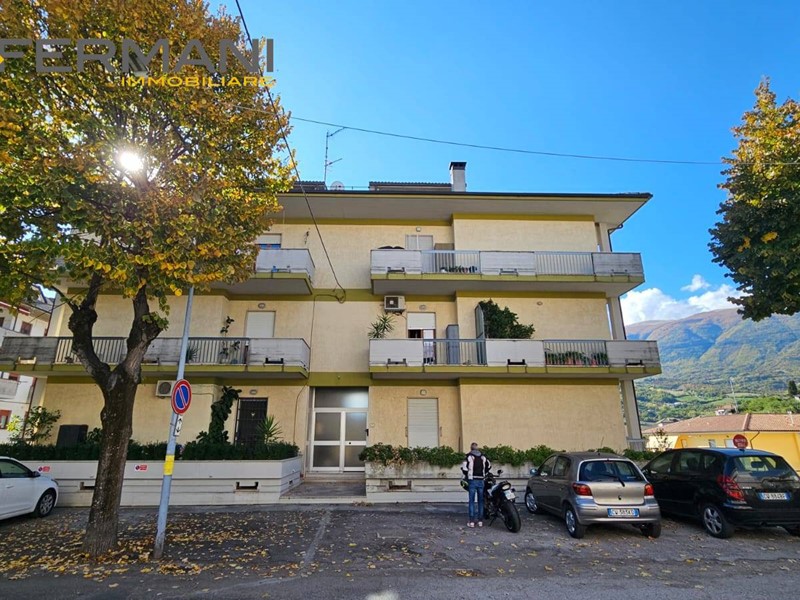 Quadrilocale in Vendita a Folignano, 115'000&euro;, 140 m²