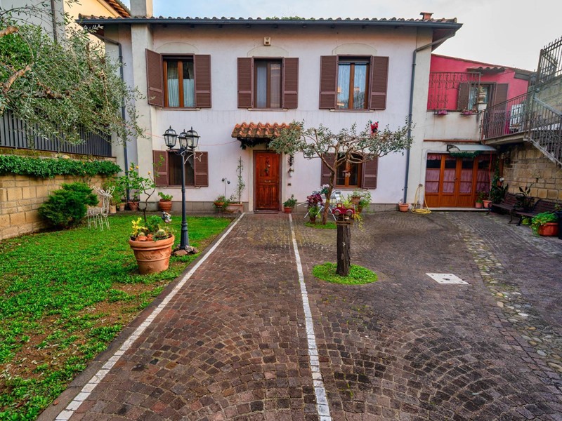 Villa in Vendita a Roma, 1'240'000&euro;, 300 m²
