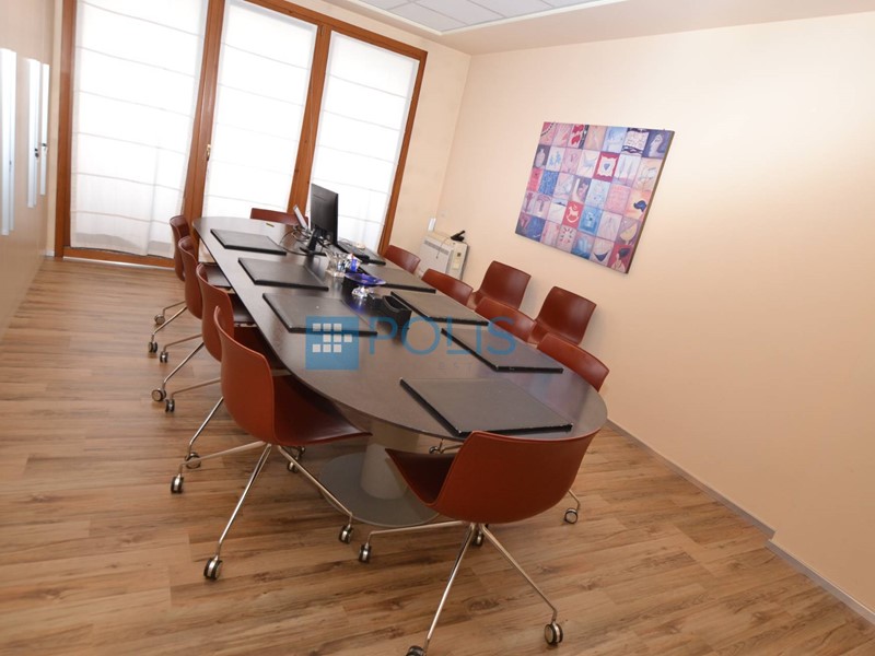 Ufficio in Affitto a Padova, 3'700&euro;, 320 m²