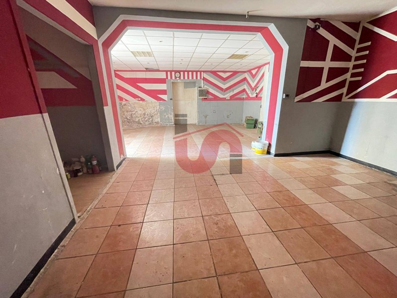 Immobile commerciale in Vendita a Benevento, 55'000&euro;, 60 m²