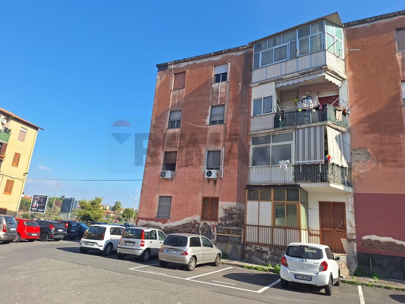 Bilocale in Vendita a Catania, 39'000&euro;, 50 m²
