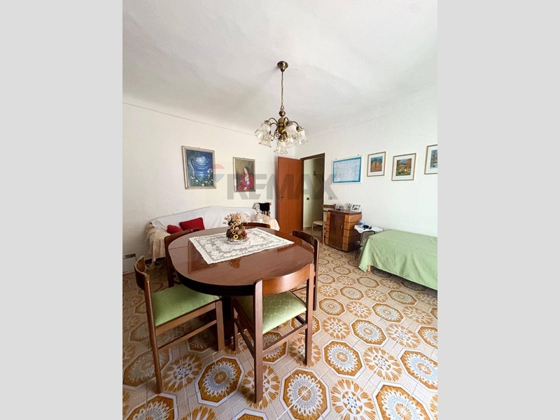 Quadrilocale in Vendita a Caltagirone, 19'000&euro;, 80 m², con Box