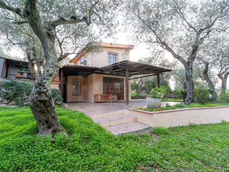 Casa Indipendente in Vendita a Sennori, 140'000&euro;, 84 m²