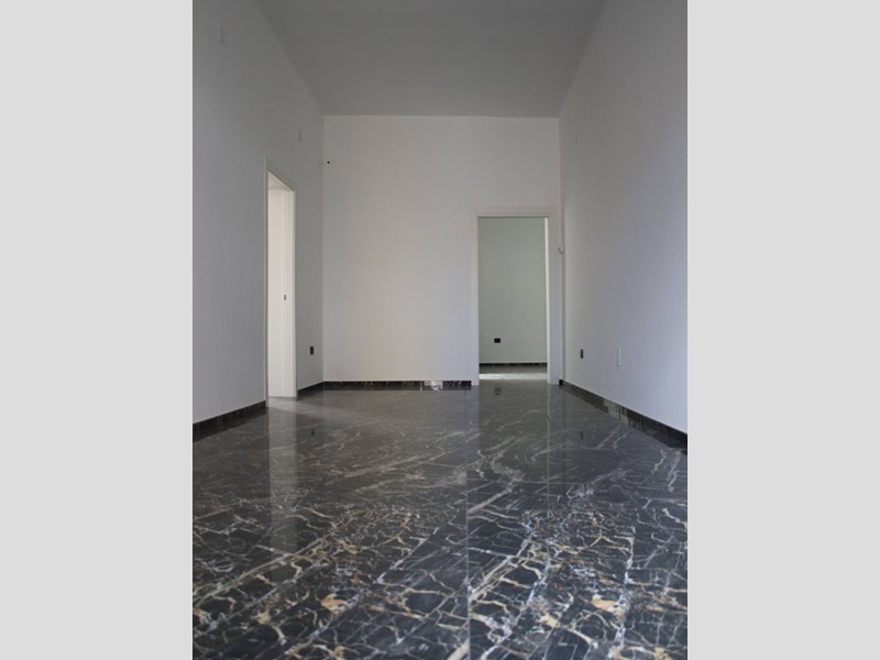 Appartamento in Vendita a Lizzano, 84'000&euro;, 180 m²