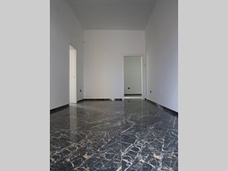 Appartamento in Vendita a Lizzano, 84'000&euro;, 180 m²