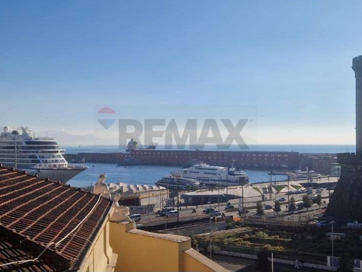 Appartamento in Vendita a Napoli, 620'000&euro;, 190 m²