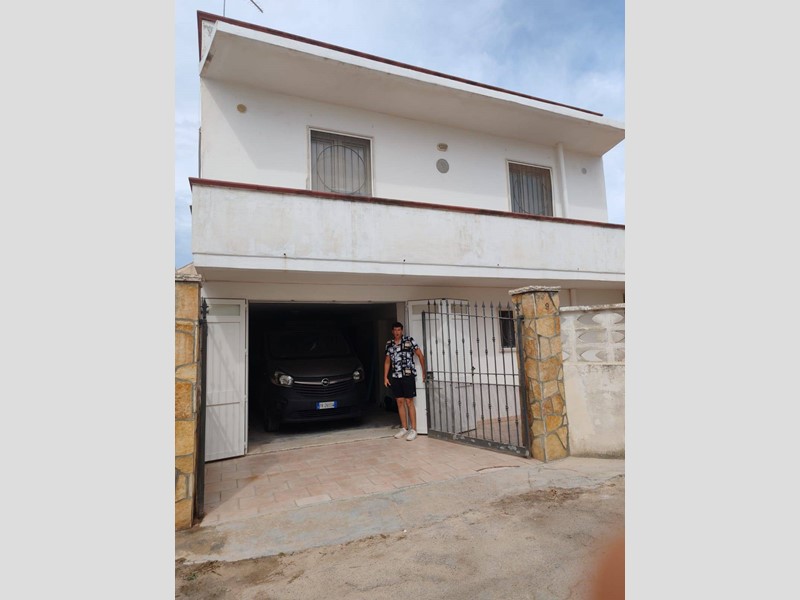 Appartamento in Vendita a Maruggio, 130'000&euro;, 170 m²