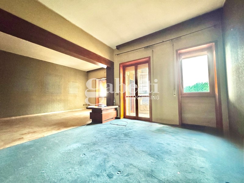 Appartamento in Vendita a Firenze, 345'000&euro;, 172 m², con Box