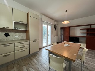 Trilocale in Vendita a Reggio Emilia, zona Villa Verde, 149'000&euro;, 75 m², arredato