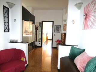 Appartamento in Vendita a Genova, zona Sturla, 310'000&euro;, 97 m²