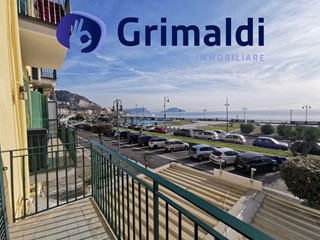 Appartamento in Vendita a Pozzuoli, 390'000&euro;, 150 m²