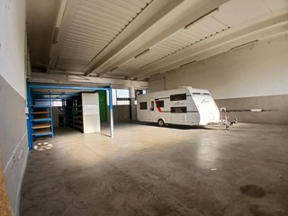 Capannone in Vendita a Terni, 99'000&euro;, 178 m²