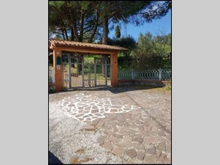 Casa Semi Indipendente in Vendita a Fosdinovo, 385'000&euro;, 195 m²