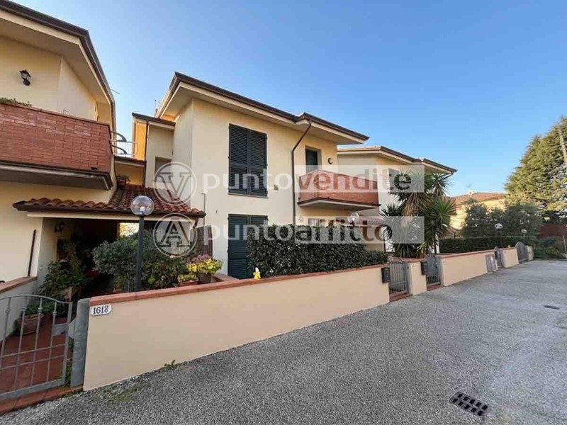 Trilocale in Vendita a Lucca, zona Santissima Annunziata, 180'000&euro;, 70 m²