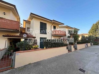Trilocale in Vendita a Lucca, zona Santissima Annunziata, 180'000&euro;, 70 m²