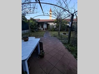 Casa Indipendente in Vendita a Carrara, zona Marina di Carrara, 410'000&euro;, 230 m²