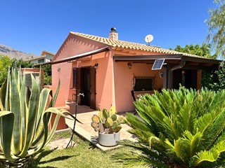 Villa in Vendita a Castellammare del Golfo, 250'000&euro;, 75 m²