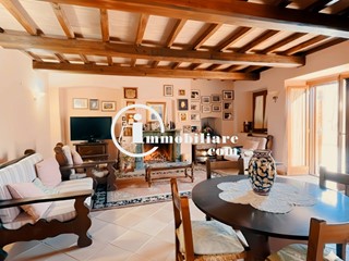 Villa in Vendita a Arcinazzo Romano, 350'000&euro;, 335 m²