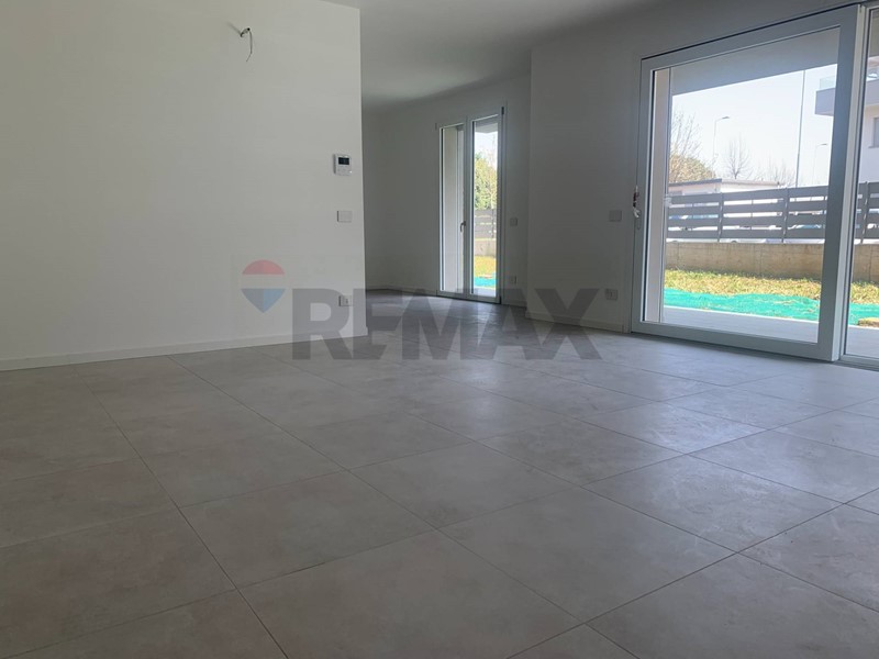 Quadrilocale in Vendita a Stezzano, 402'500&euro;, 164 m²