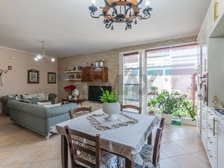 Quadrilocale in Vendita a Melilli, 220'000&euro;, 114 m²