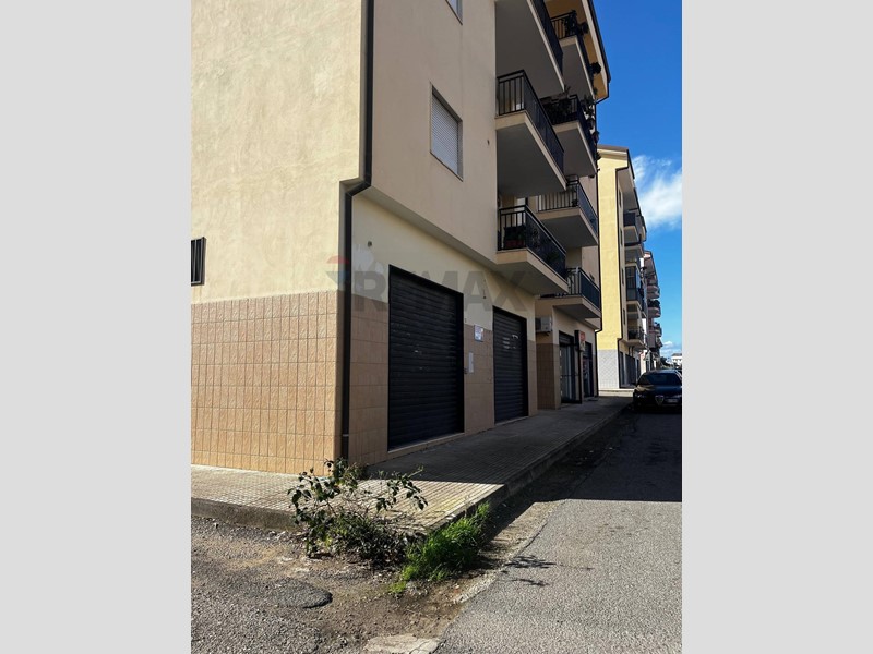 Immobile commerciale in Vendita a Corigliano Rossano, 73'000&euro;, 55 m²