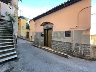 Casa Indipendente in Vendita a Corigliano Rossano, 55'000&euro;, 180 m²