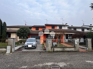Villetta a schiera in Vendita a Monte Cremasco, 198'000&euro;, 154 m²