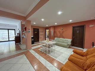 Appartamento in Vendita a Crosia, 97'500&euro;, 181 m²