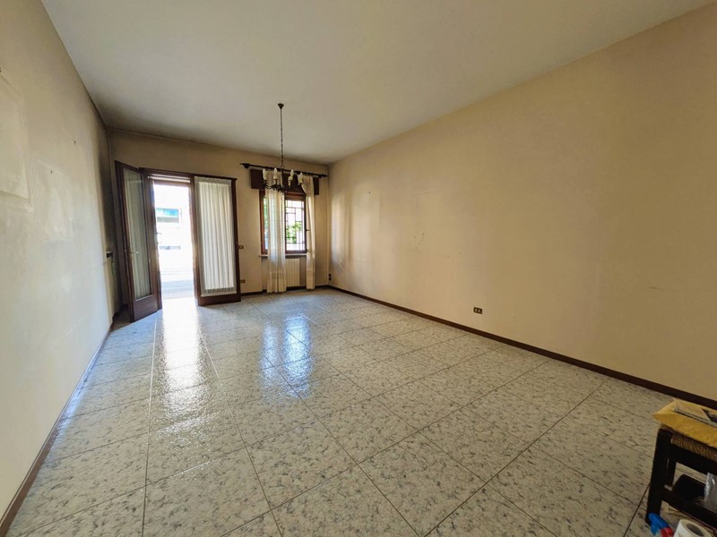 Quadrilocale in Vendita a San Giovanni Lupatoto, 220'000&euro;, 195 m²