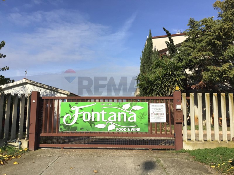 Capannone in Vendita a Corigliano Rossano, 200'000&euro;, 500 m²