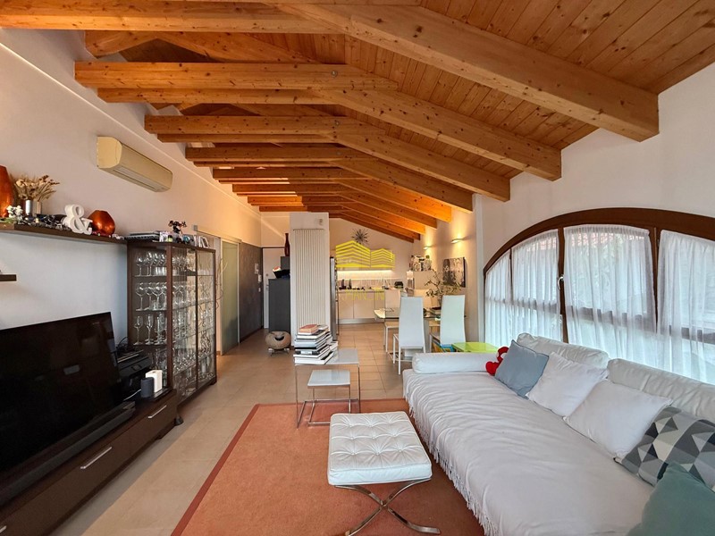 Bilocale in Vendita a Bernareggio, 183'000&euro;, 73 m²