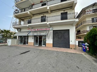 Immobile commerciale in Vendita a Corigliano Rossano, 85'000&euro;, 70 m²