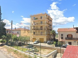 Appartamento in Vendita a Corigliano Rossano, 30'000&euro;, 166 m²