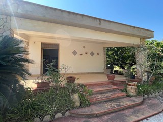 Villa in Vendita a Castellammare del Golfo, 349'000&euro;, 120 m²