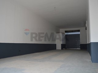 Immobile commerciale in Vendita a Corigliano Rossano, 85'000&euro;, 106 m²