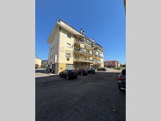 Attico in Vendita a Corigliano Rossano, 120'000&euro;, 140 m²