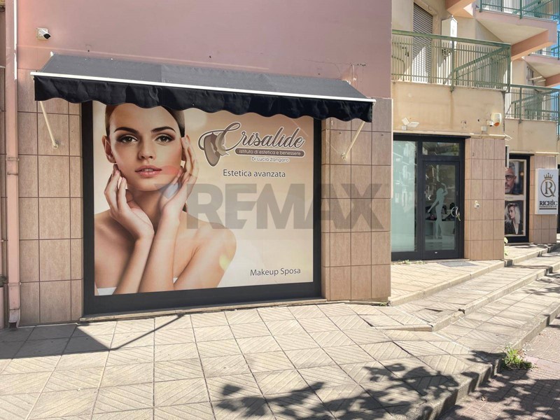 Attività commerciale in Vendita a Corigliano Rossano, 19'000&euro;, 101 m²
